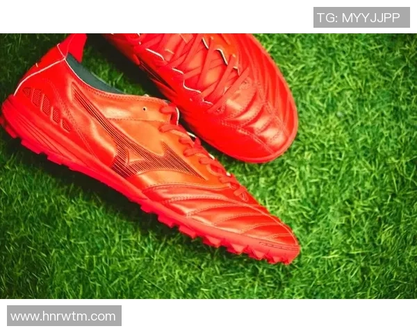 球星个性化定制足球鞋背后的设计理念与市场趋势分析 球星个性化定制足球鞋背后的设计理念与市场趋势分析