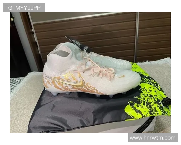 球星复刻足球鞋：经典与创新融合的全新潮流体验