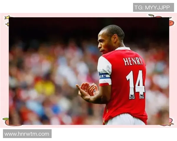 足球巨星风采与传奇：从球场英雄到全球偶像的崛起与影响