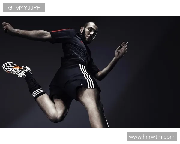 足球球星为何选择穿紧身衣提升表现和舒适度背后的科学原理与优势分析