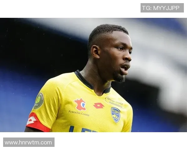 青春风采闪耀赛场足球少年崭露头角成就未来之星 青春风采闪耀赛场足球少年崭露头角成就未来之星